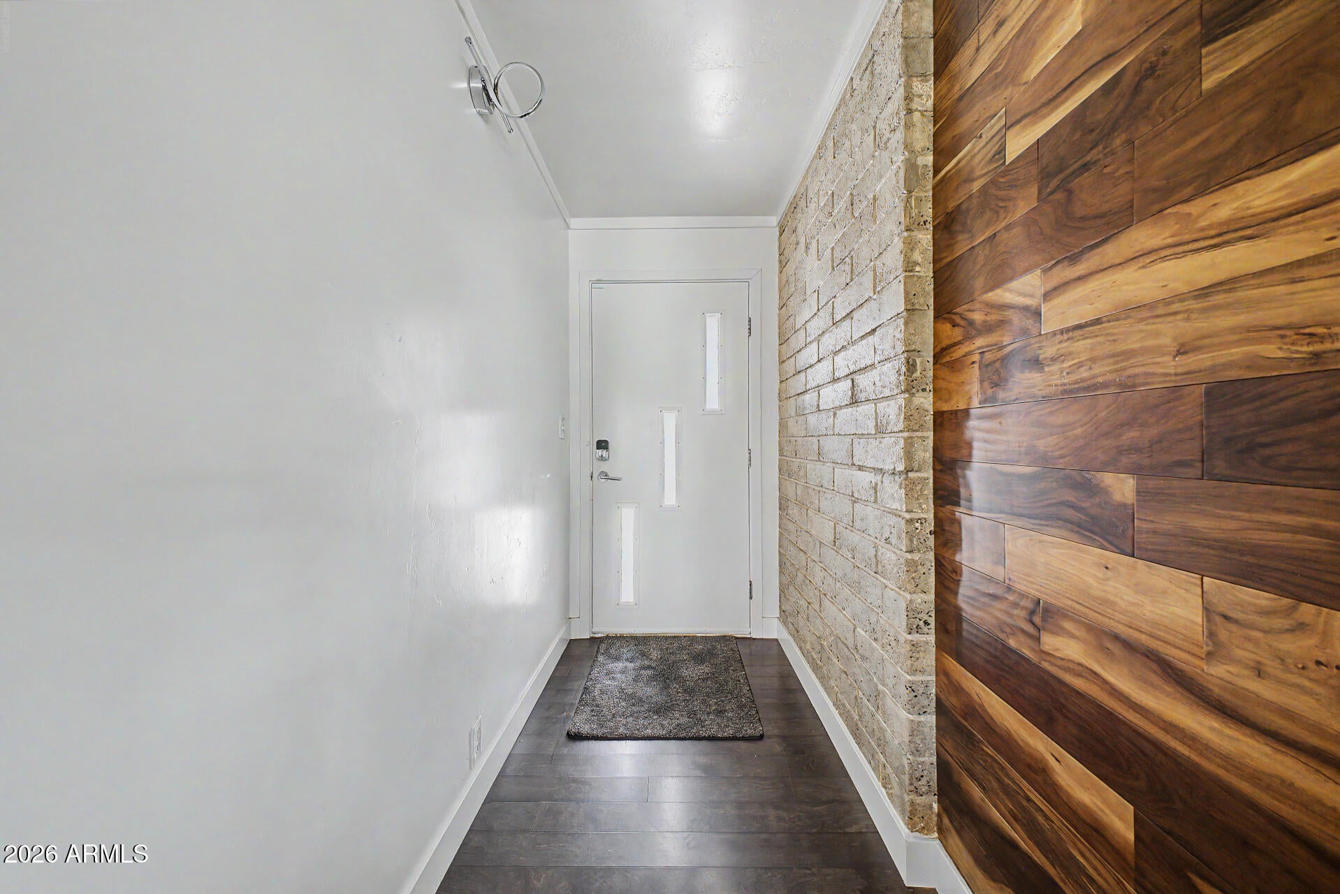 1808 N 80TH Place