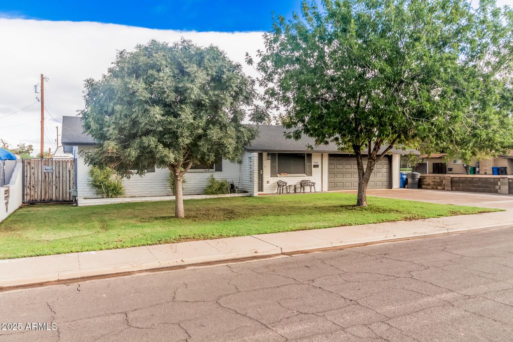 Photo of 1064 E Dolphin Avenue, Mesa, AZ 85204 (MLS # 6934115)
