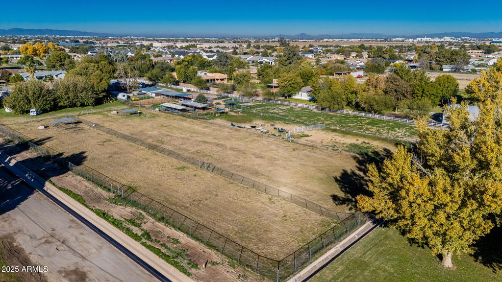 Photo of Xxx E Appleby Road #-, Gilbert, AZ 85298 (MLS # 6970727)