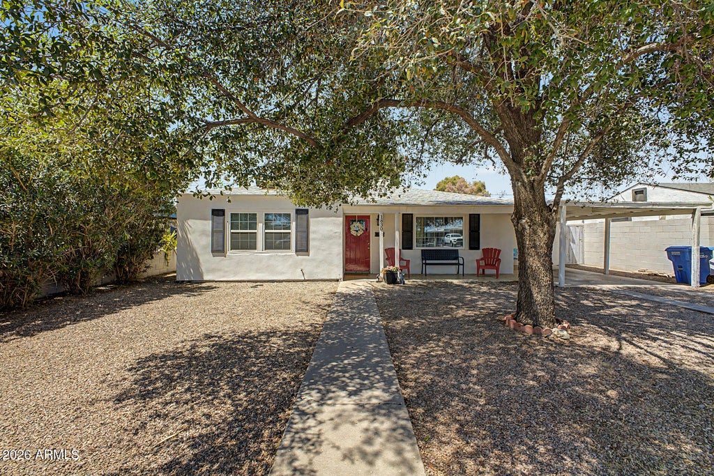 Photo of 1830 E Clarendon Avenue, Phoenix, AZ 85016 (MLS # 7052456)