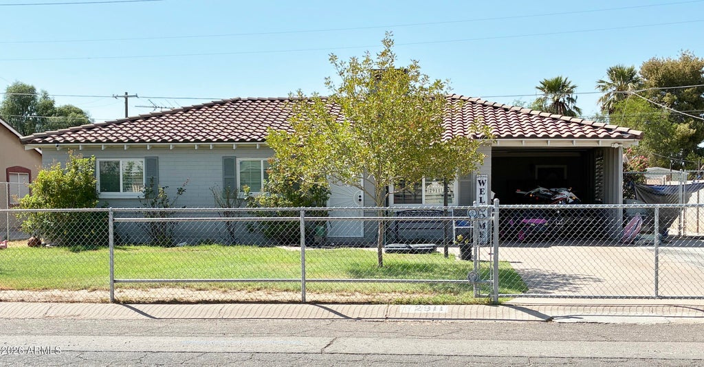 Photo of 2911 W Montebello Avenue, Phoenix, AZ 85017 (MLS # 7073660)