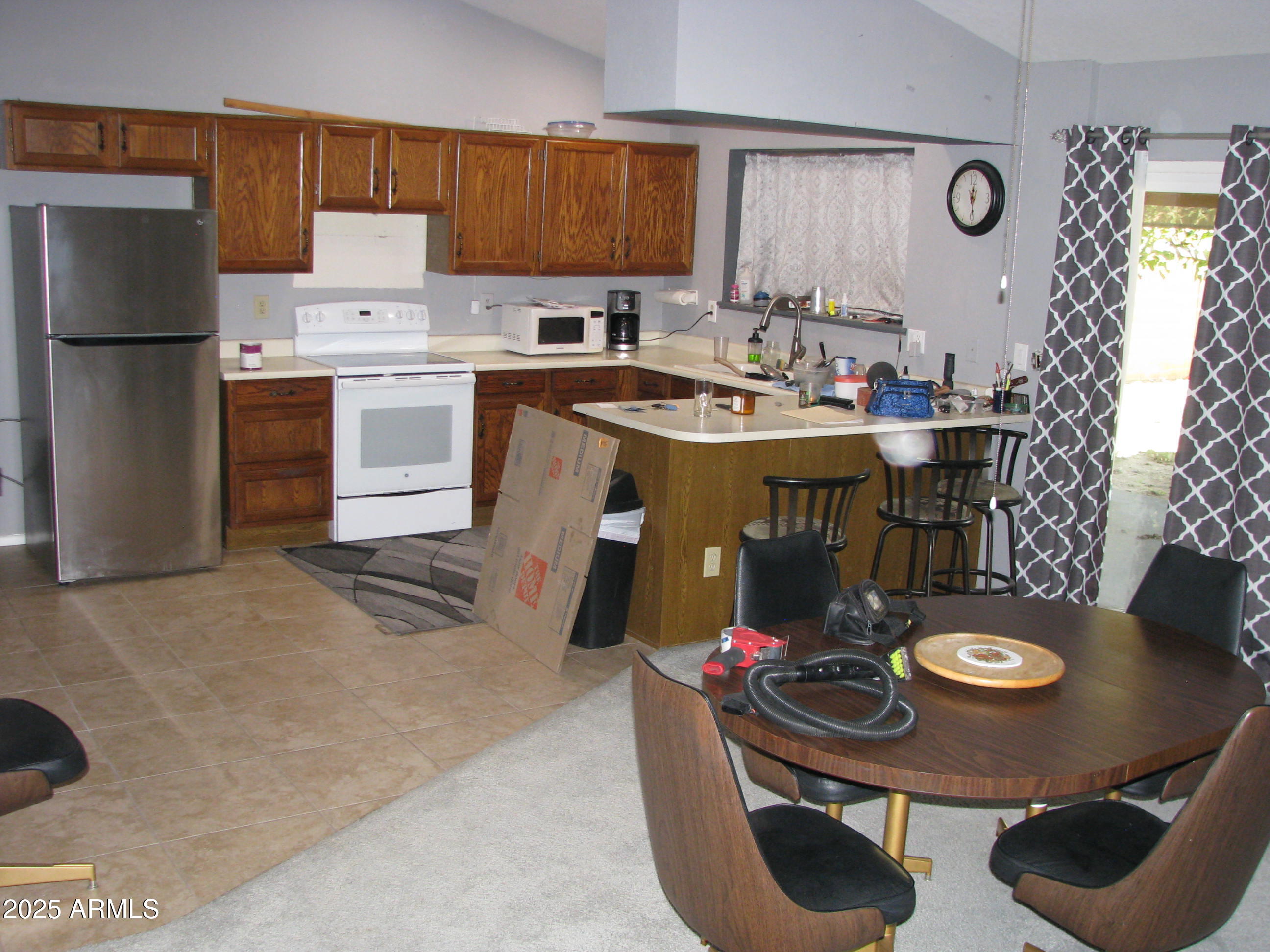 8736 W MICHELLE Drive