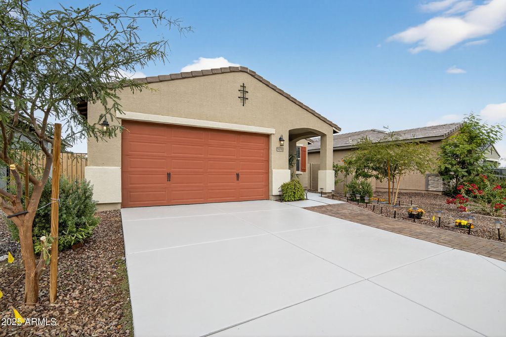 Photo of 19090 N Silver Dog Way, Maricopa, AZ 85138 (MLS # 6951230)