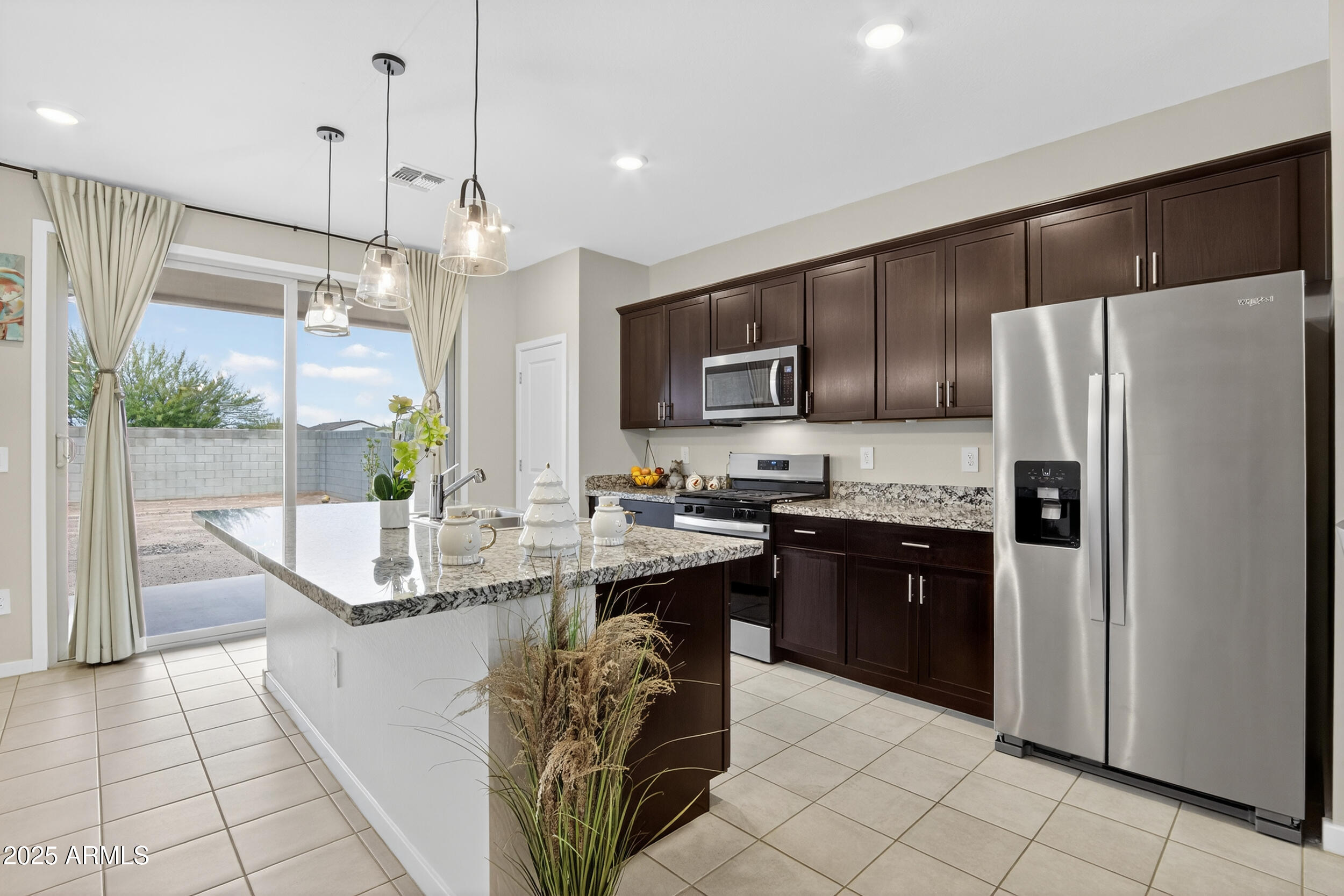 19090 N SILVER DOG Way