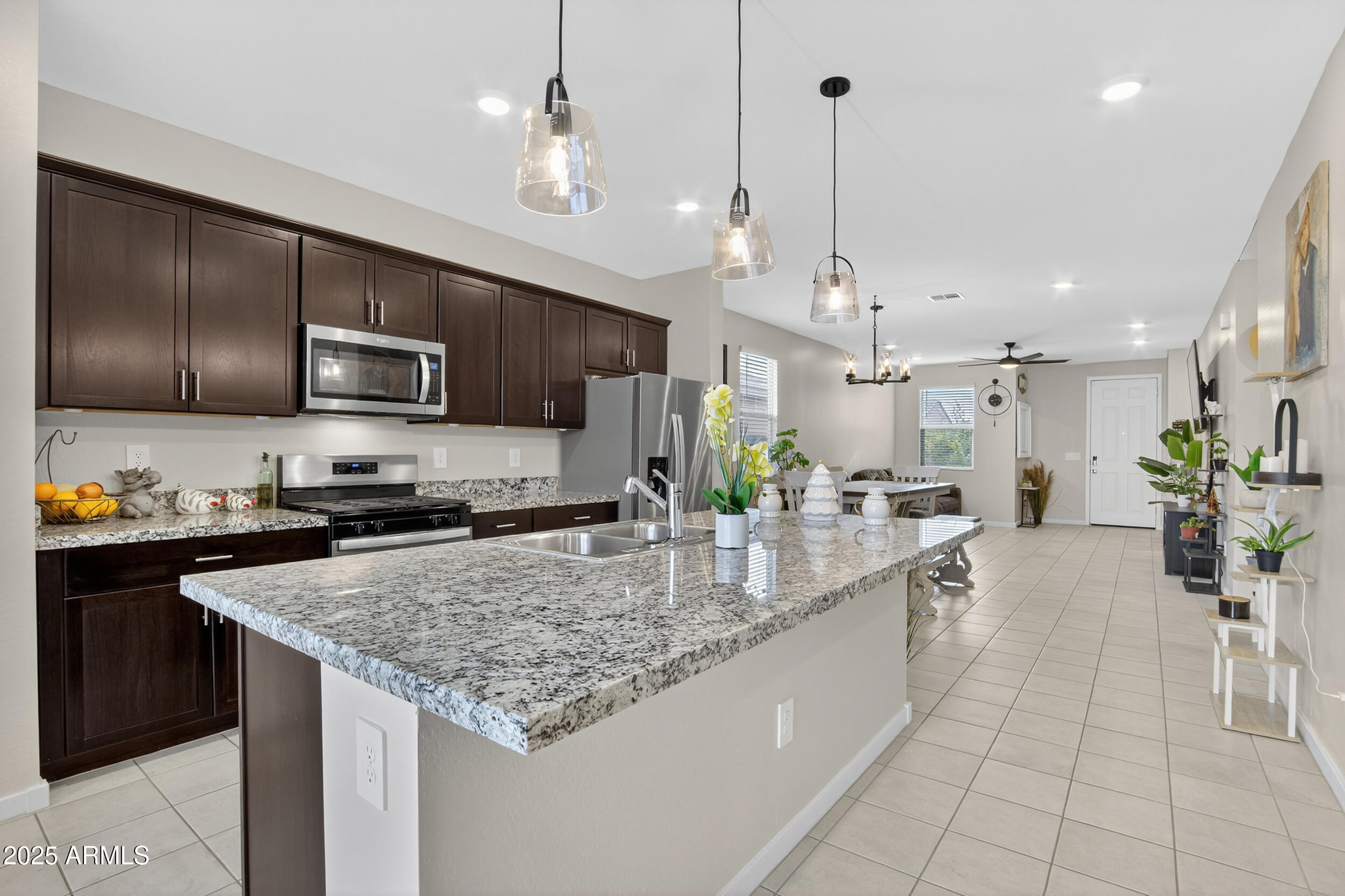 19090 N SILVER DOG Way