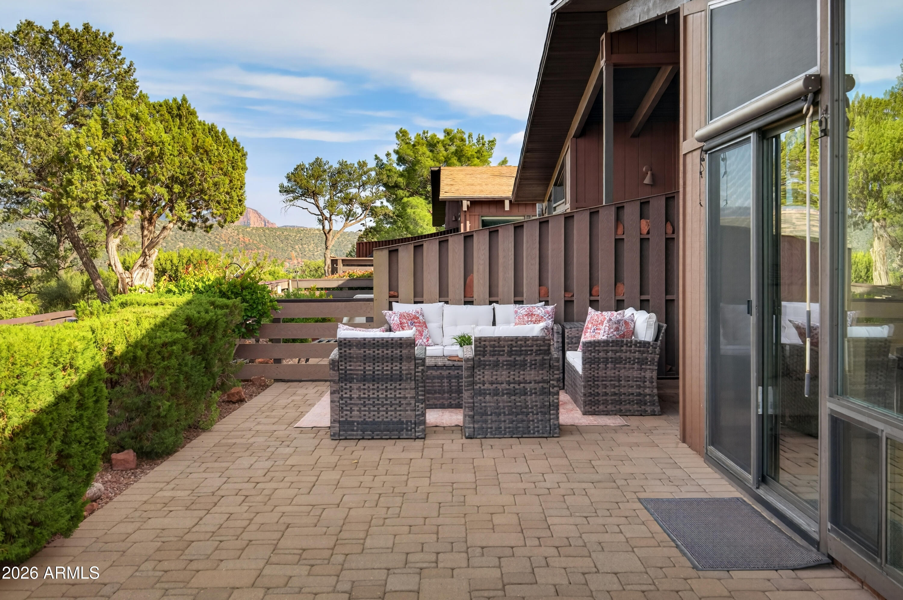 100 Calle Del Oeste --