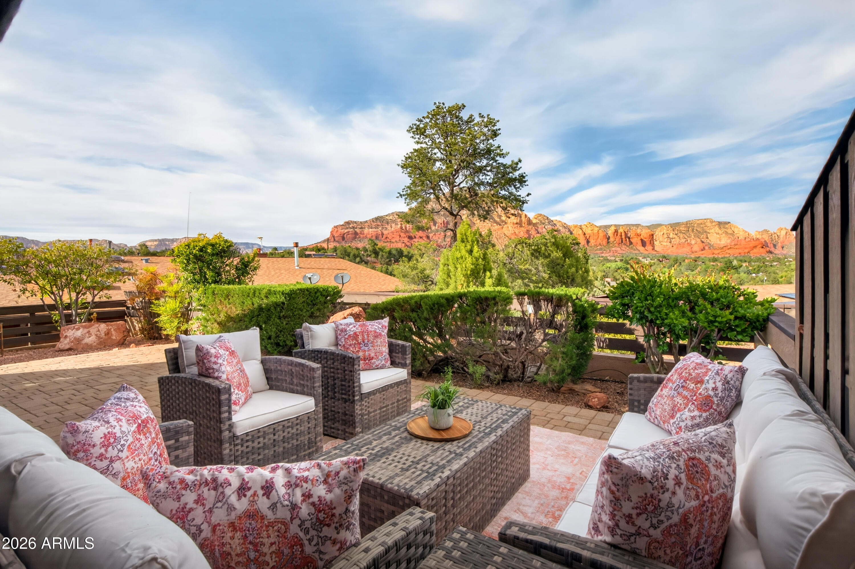 100 Calle Del Oeste --