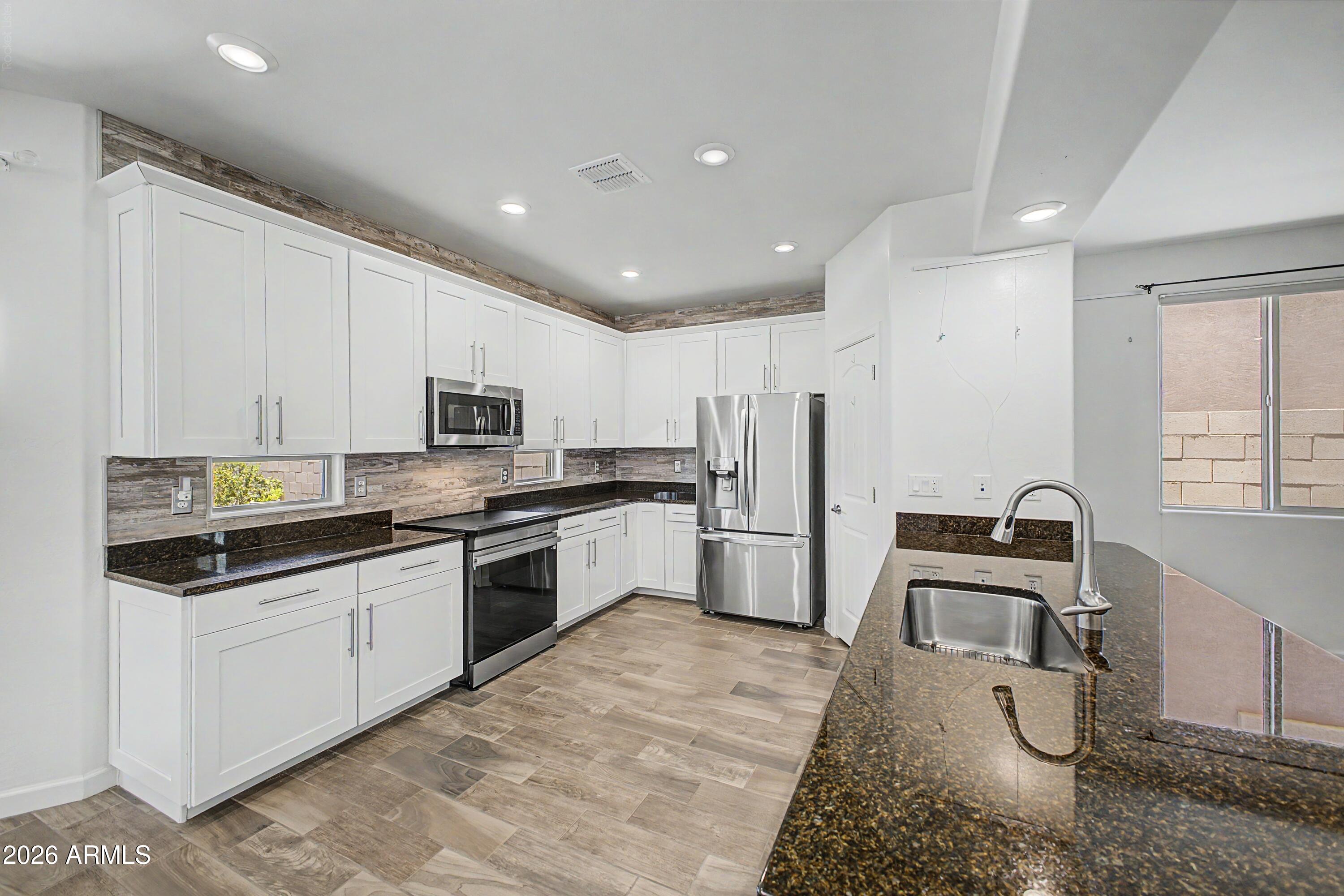 4105 E HOOT OWL Trail