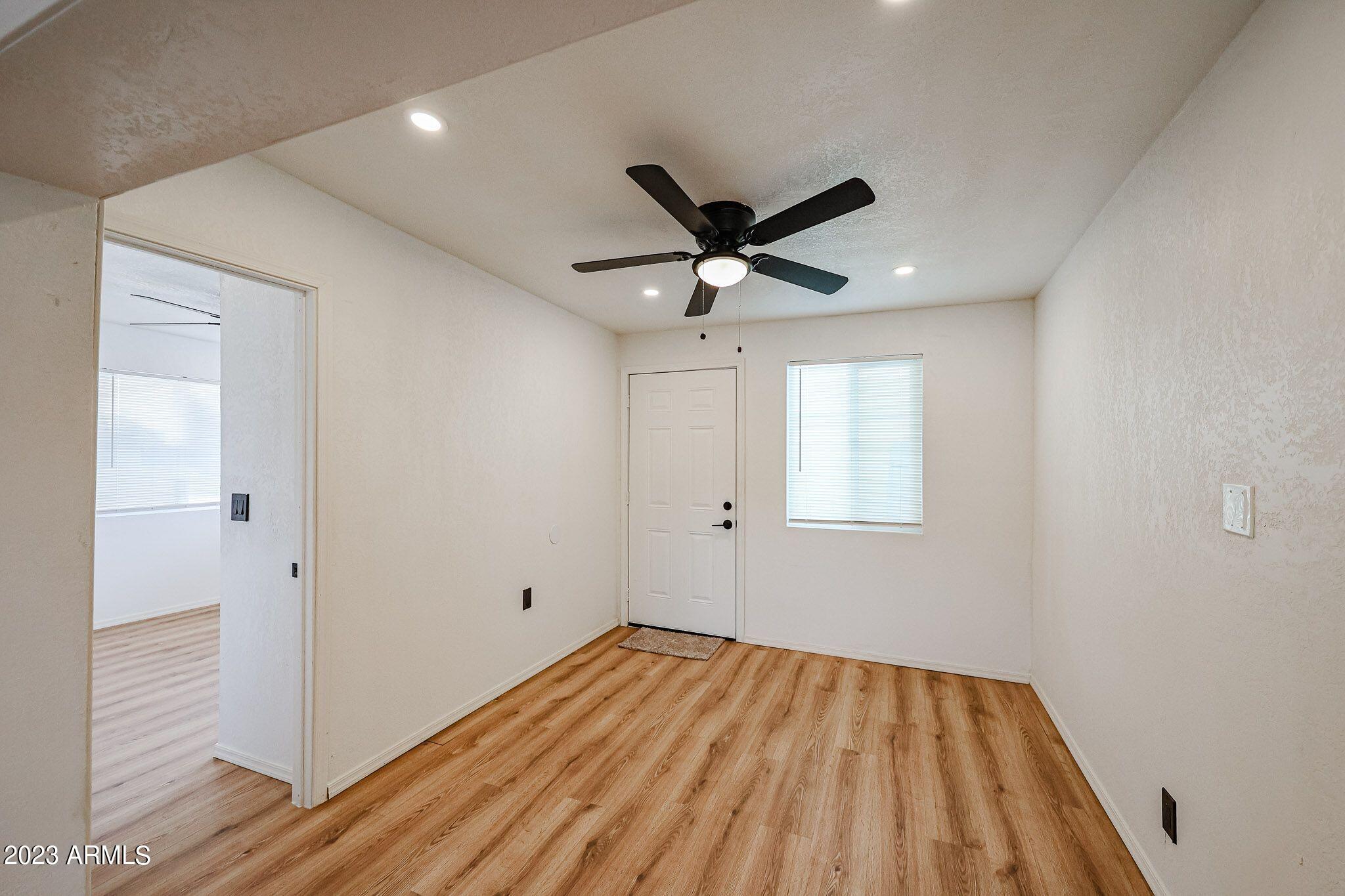 515 E CHARLESTON Avenue