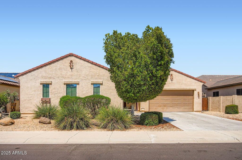 Photo of 16192 W Berkeley Road, Goodyear, AZ 85395 (MLS # 6908396)