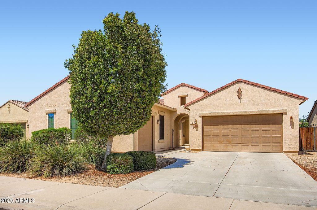 Photo of 16192 W Berkeley Road, Goodyear, AZ 85395 (MLS # 6908396)