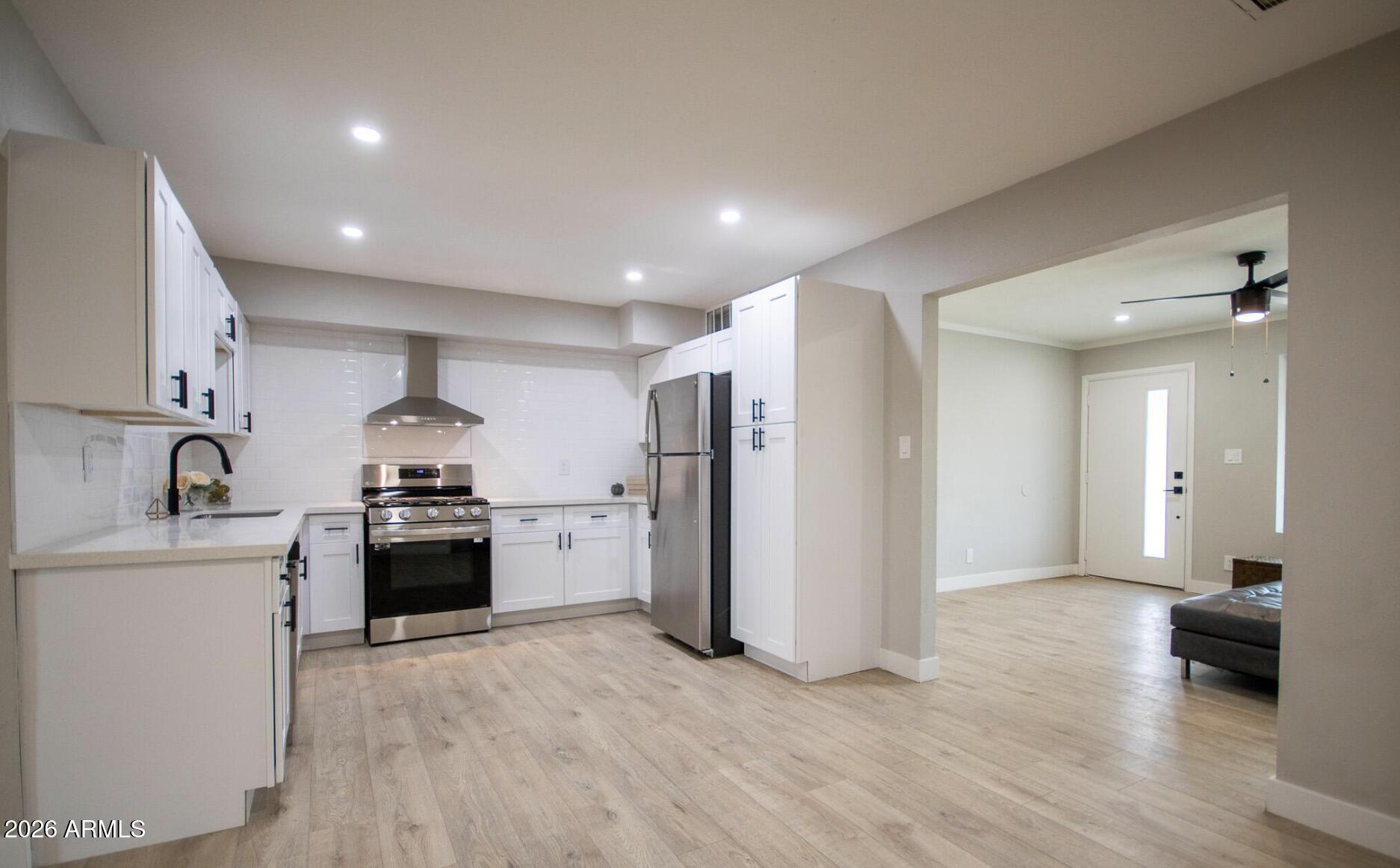 1501 W GROVERS Avenue