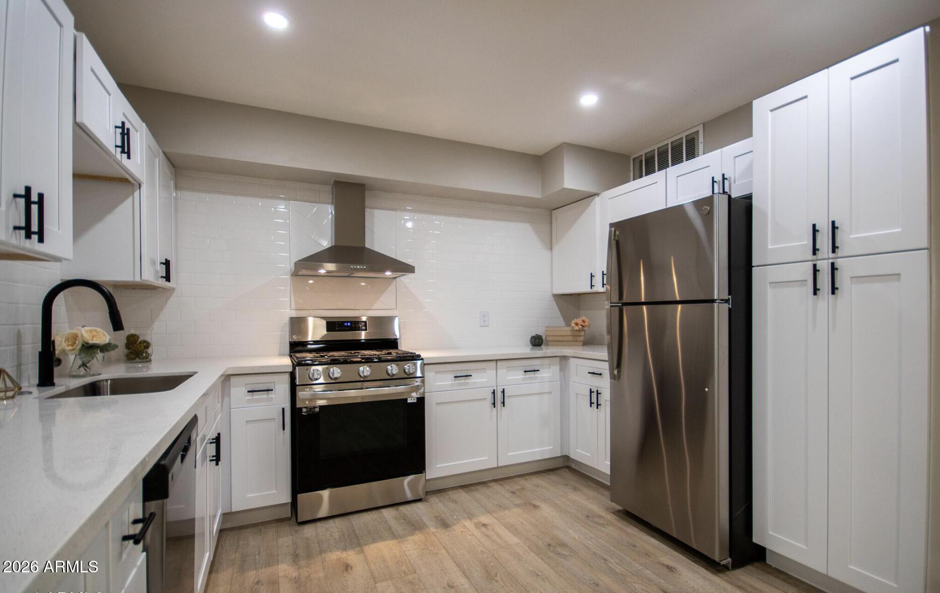 1501 W GROVERS Avenue