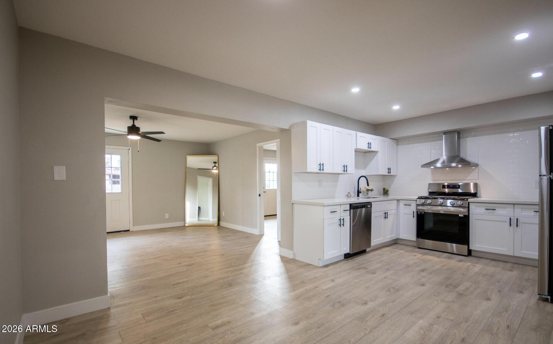 1501 W GROVERS Avenue