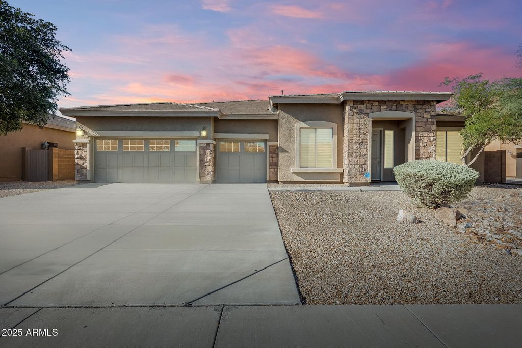 Photo of 15088 W Coolidge Street, Goodyear, AZ 85395 (MLS # 6927233)