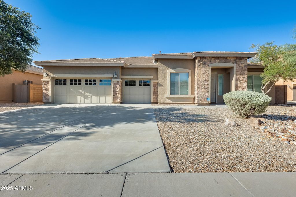 Photo of 15088 W Coolidge Street, Goodyear, AZ 85395 (MLS # 6927233)