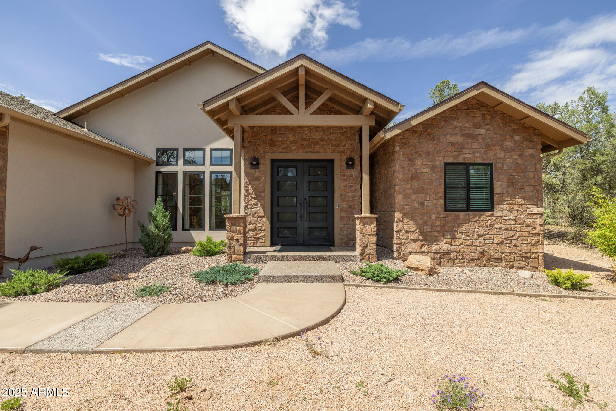 1002 W ROCK SPRINGS Circle