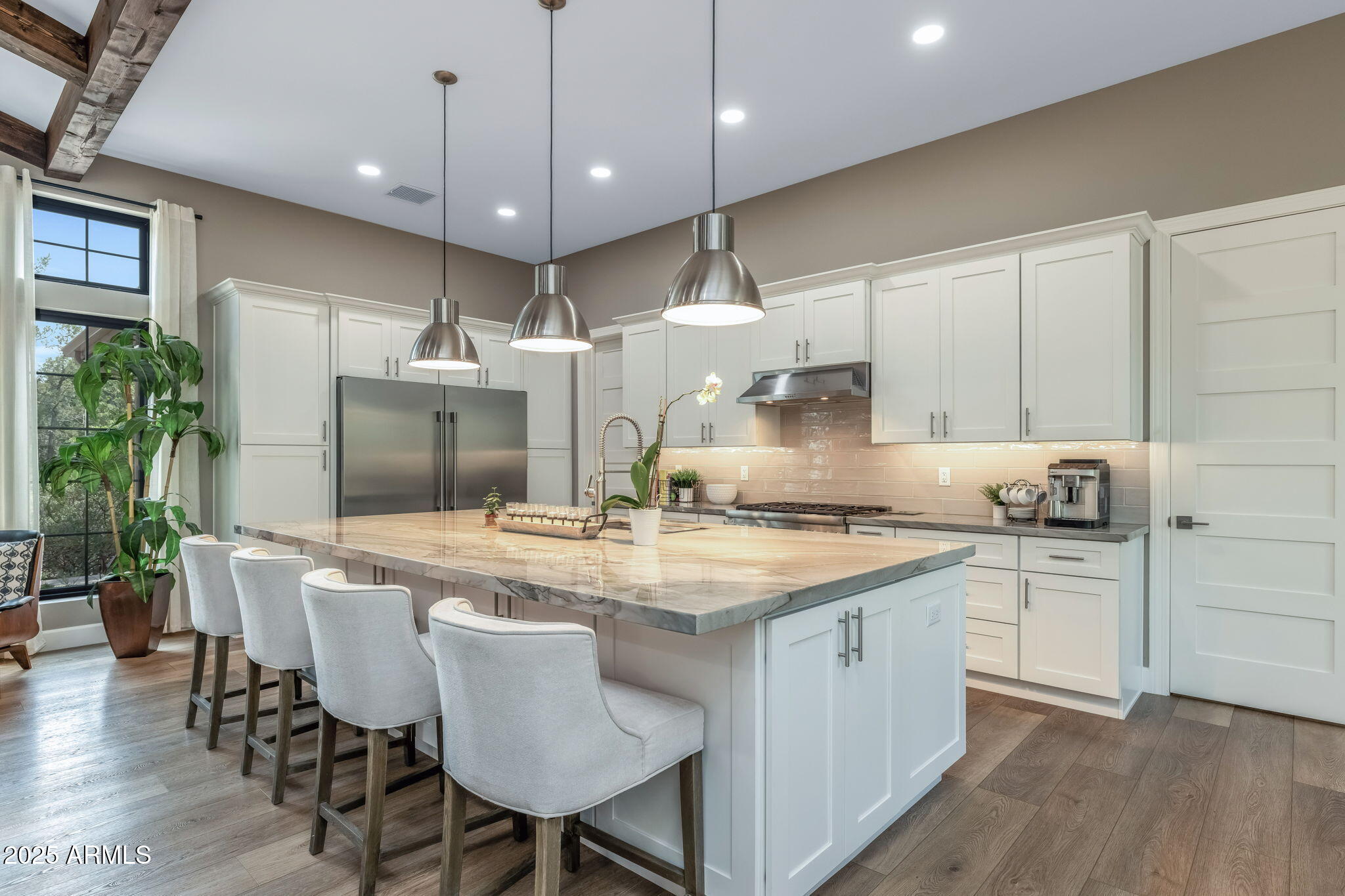 1002 W ROCK SPRINGS Circle