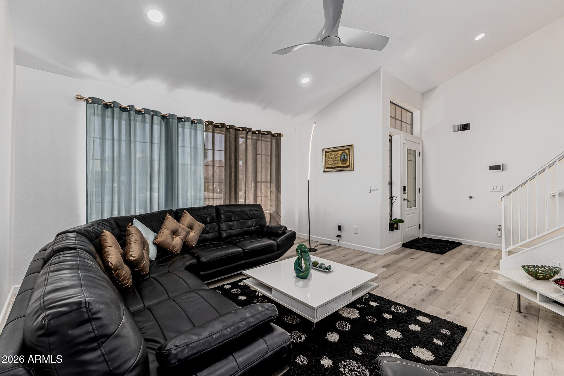 520 W CENTURY Avenue