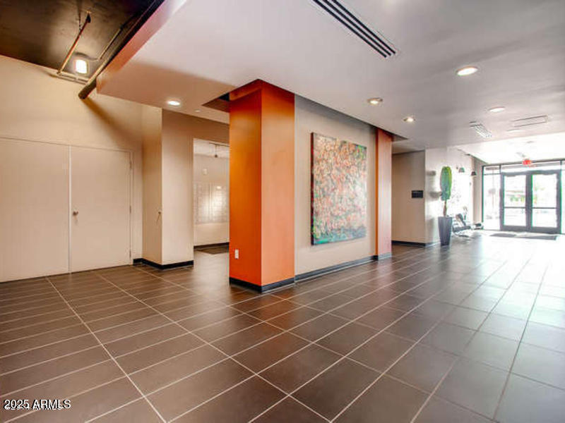 535 W THOMAS Road 210