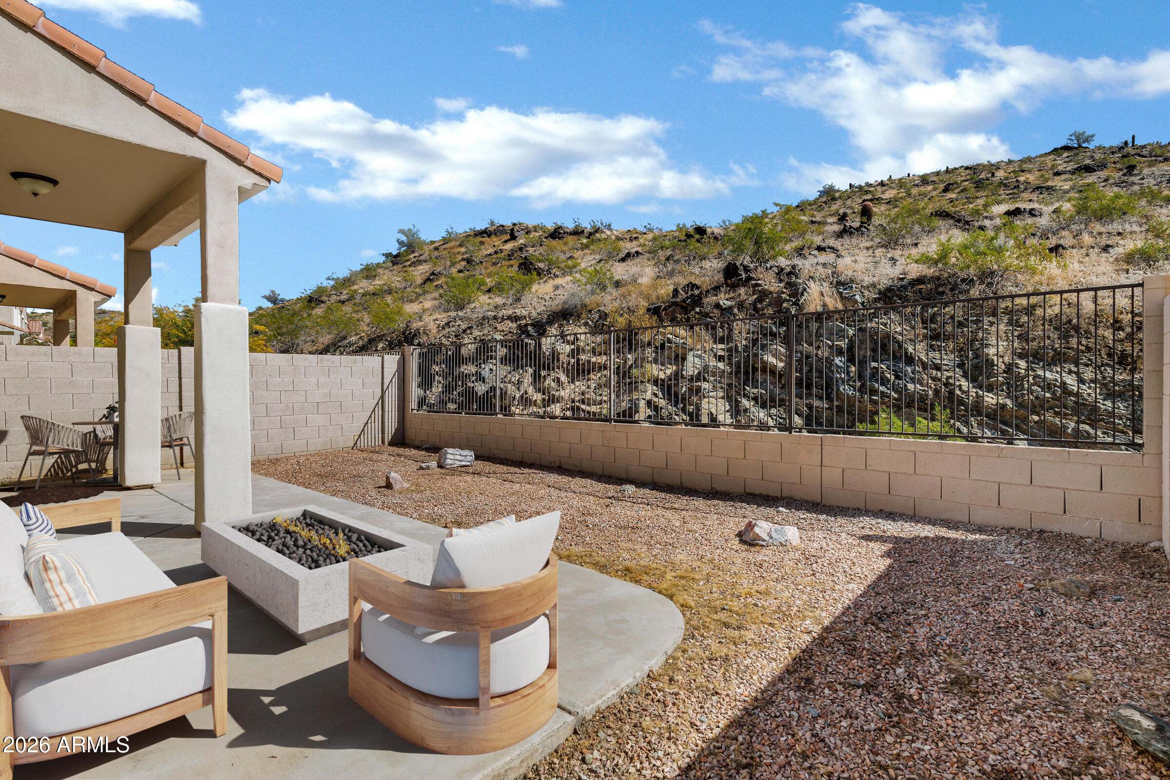 315 W MOUNTAIN SAGE Drive