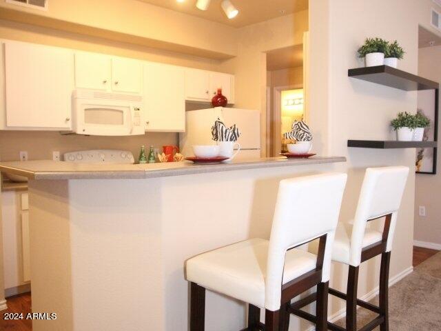 411 E INDIAN SCHOOL Road 2-1