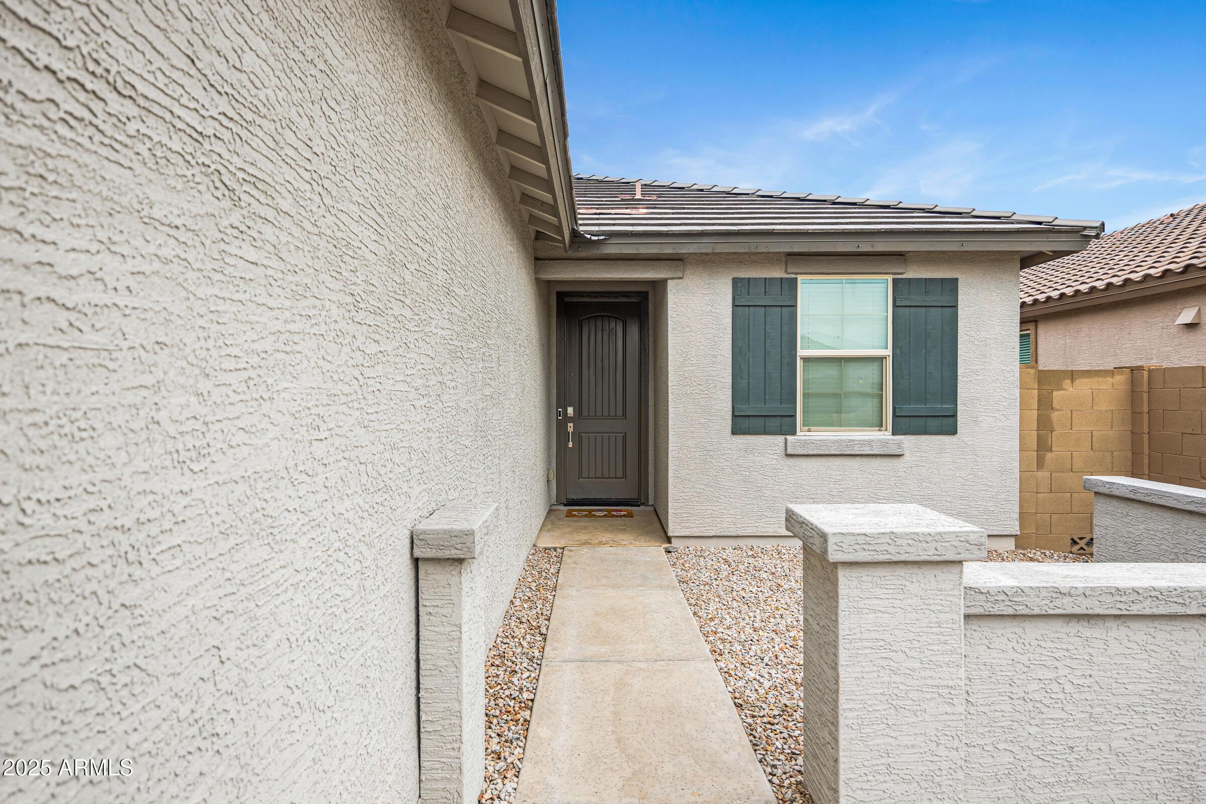 2532 W HIDALGO Avenue