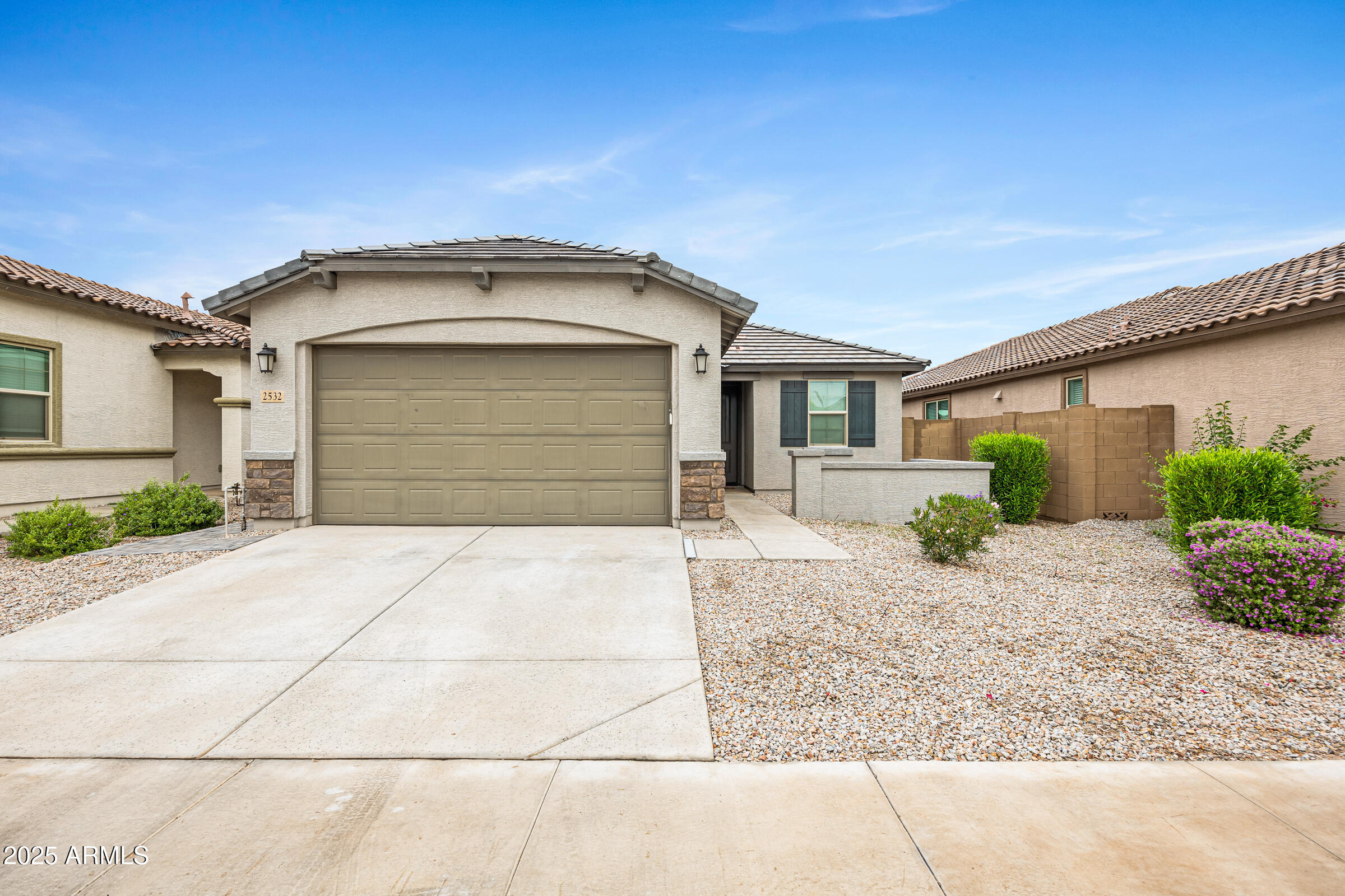 2532 W HIDALGO Avenue