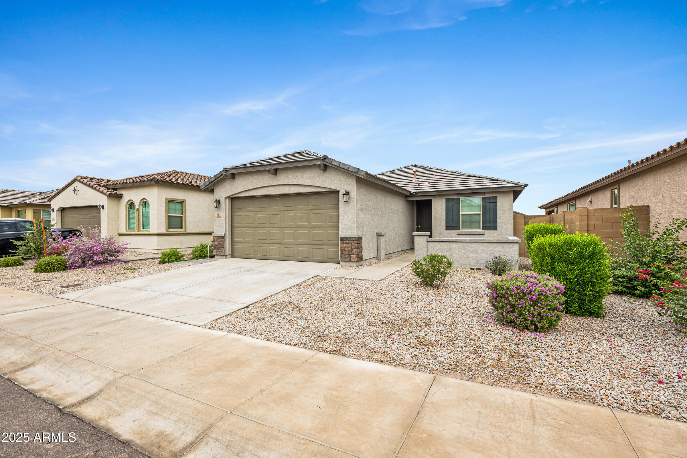 2532 W HIDALGO Avenue