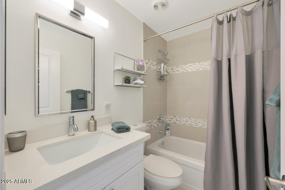 Scottsdale, Arizona 85250, United States, 2 Bedrooms Bedrooms, ,2 BathroomsBathrooms,Residential,Active,222098