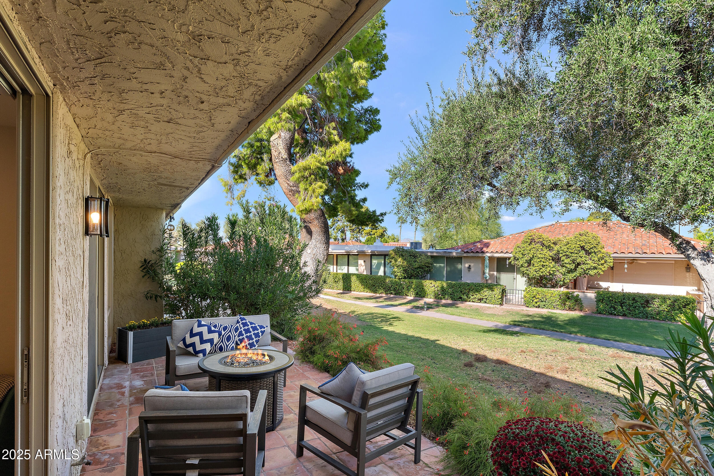 Scottsdale, Arizona 85250, United States, 2 Bedrooms Bedrooms, ,2 BathroomsBathrooms,Residential,Active,222098