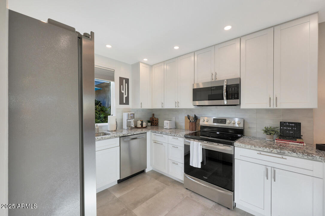 Scottsdale, Arizona 85250, United States, 2 Bedrooms Bedrooms, ,2 BathroomsBathrooms,Residential,Active,222098