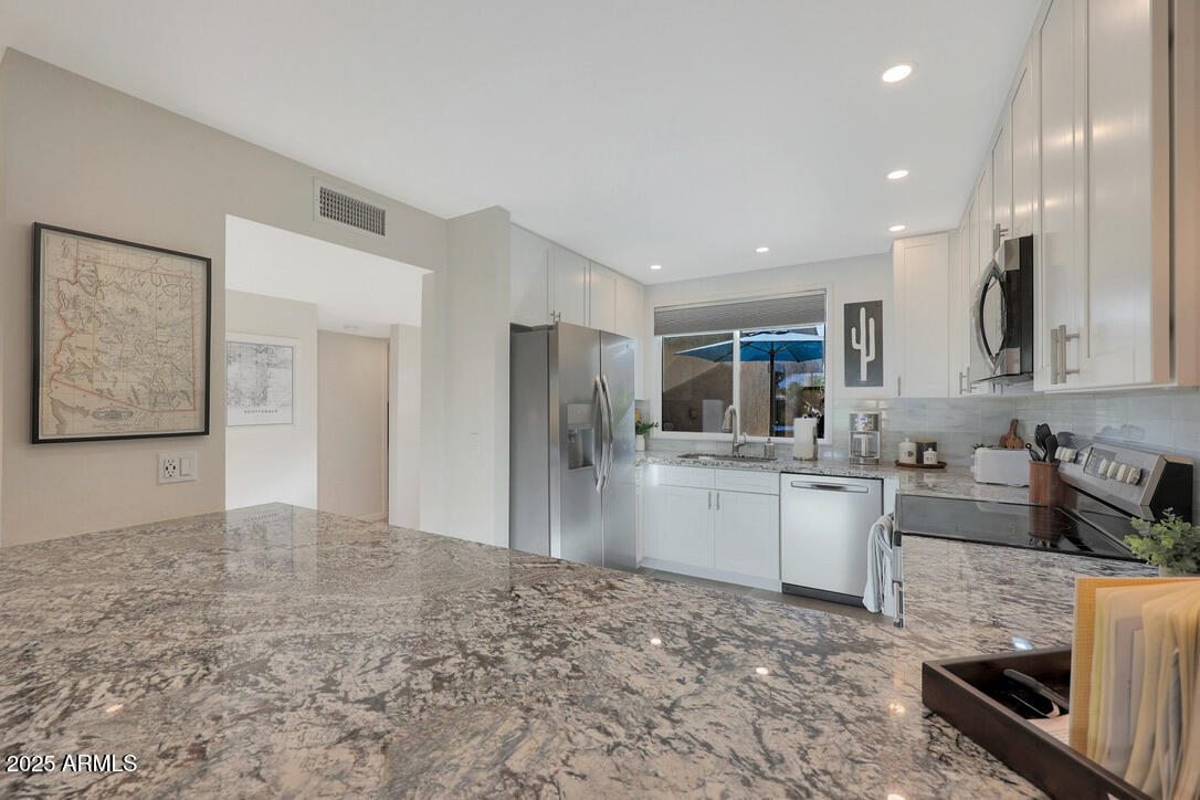 Scottsdale, Arizona 85250, United States, 2 Bedrooms Bedrooms, ,2 BathroomsBathrooms,Residential,Active,222098