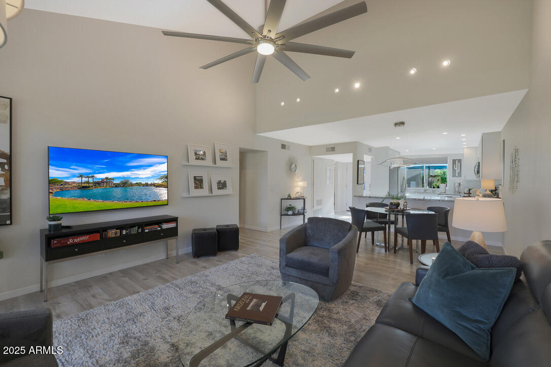 Scottsdale, Arizona 85250, United States, 2 Bedrooms Bedrooms, ,2 BathroomsBathrooms,Residential,Active,222098