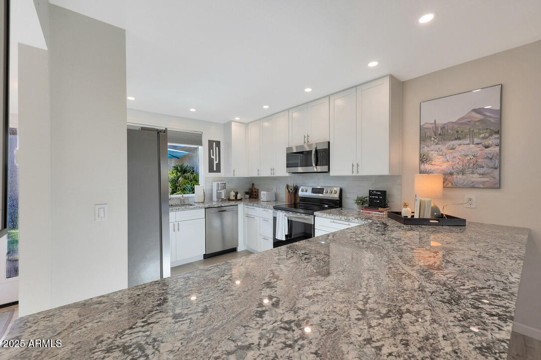 Scottsdale, Arizona 85250, United States, 2 Bedrooms Bedrooms, ,2 BathroomsBathrooms,Residential,Active,222098