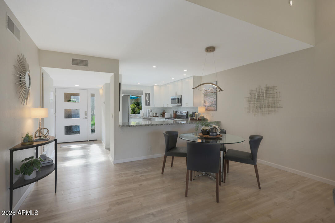 Scottsdale, Arizona 85250, United States, 2 Bedrooms Bedrooms, ,2 BathroomsBathrooms,Residential,Active,222098