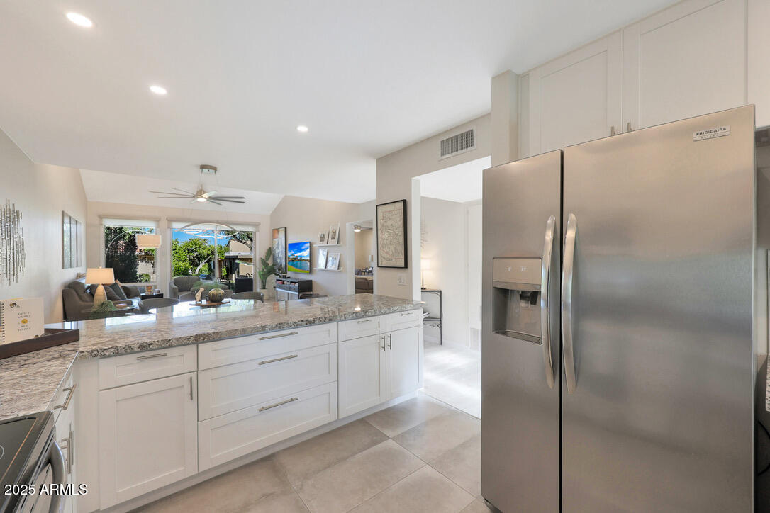 Scottsdale, Arizona 85250, United States, 2 Bedrooms Bedrooms, ,2 BathroomsBathrooms,Residential,Active,222098