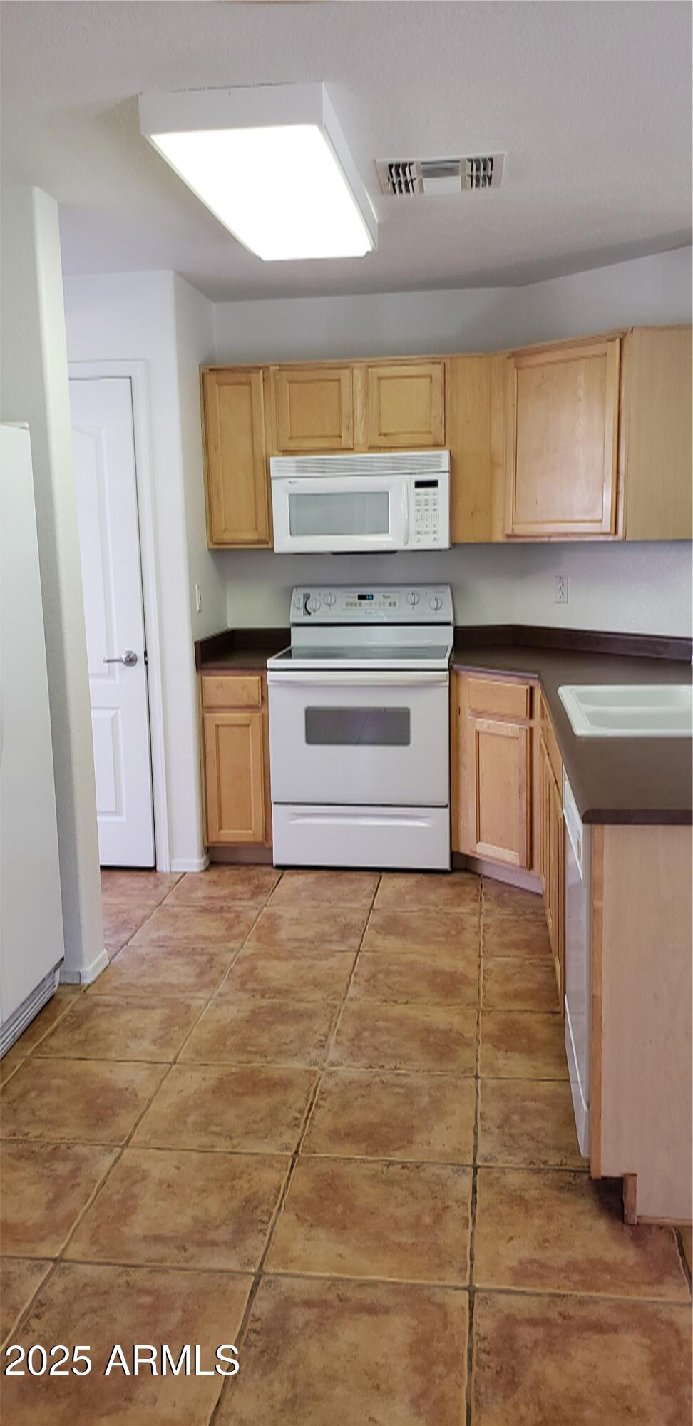 3843 E DERRINGER Way