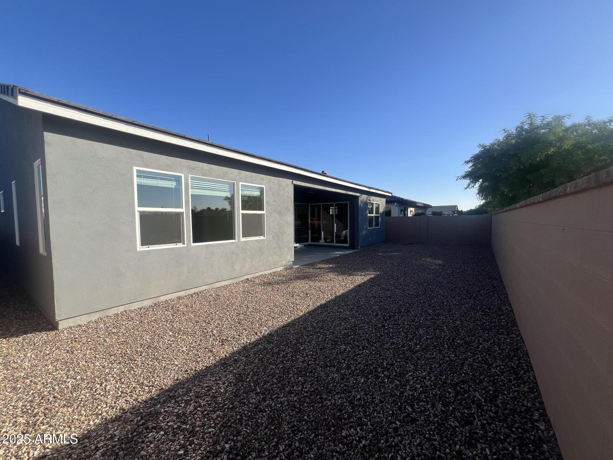 17443 W CARLISLE Drive