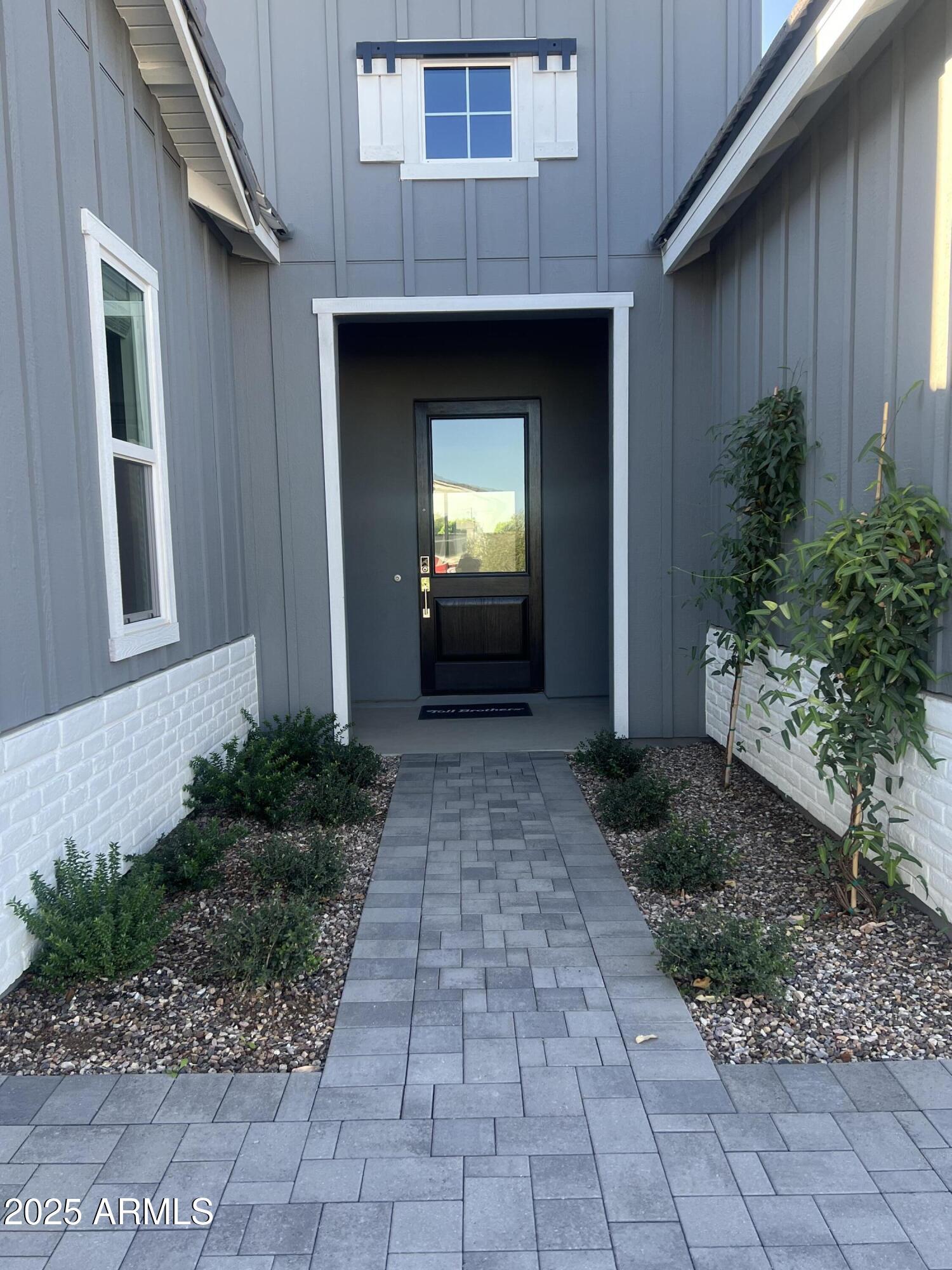 17443 W CARLISLE Drive