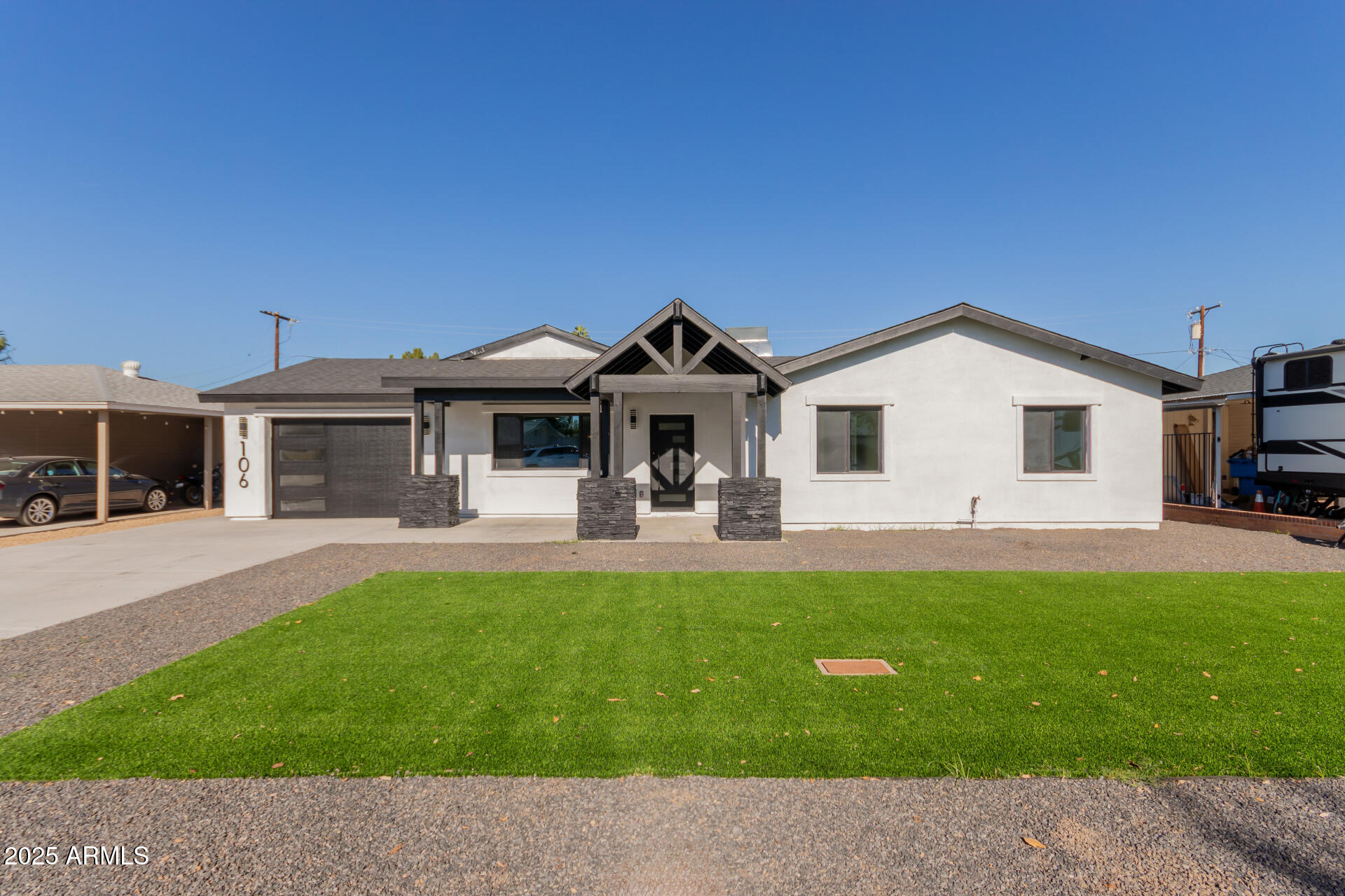 106 E El Camino Drive