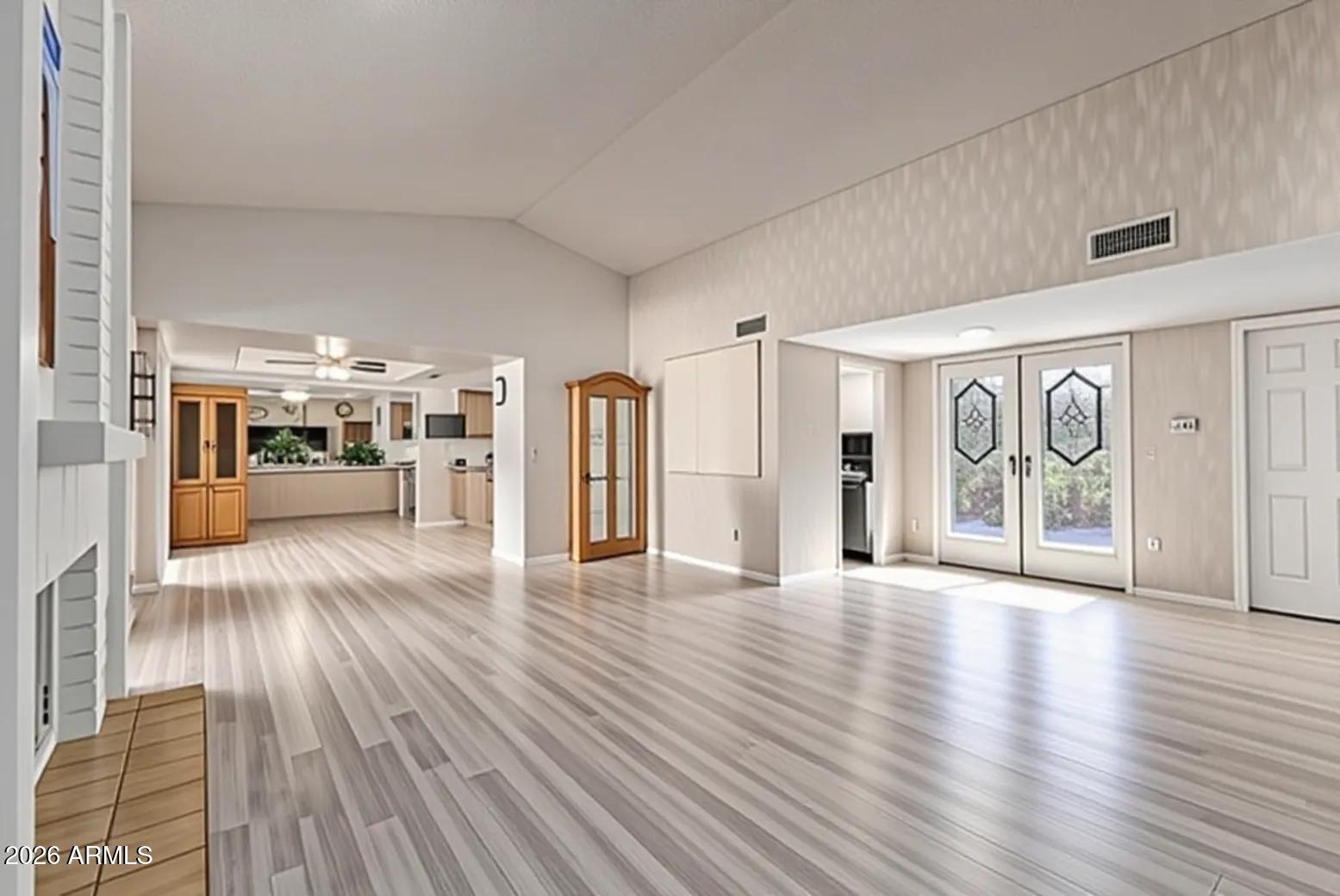 2122 LEISURE WORLD --