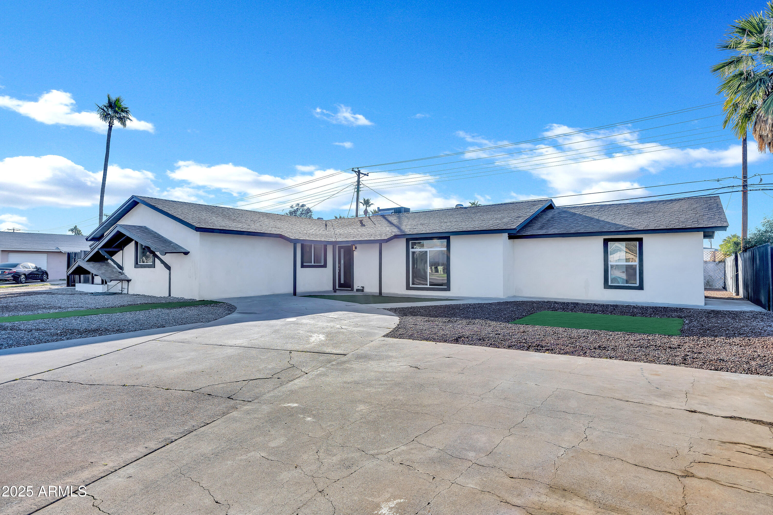 6017 W COLTER Street