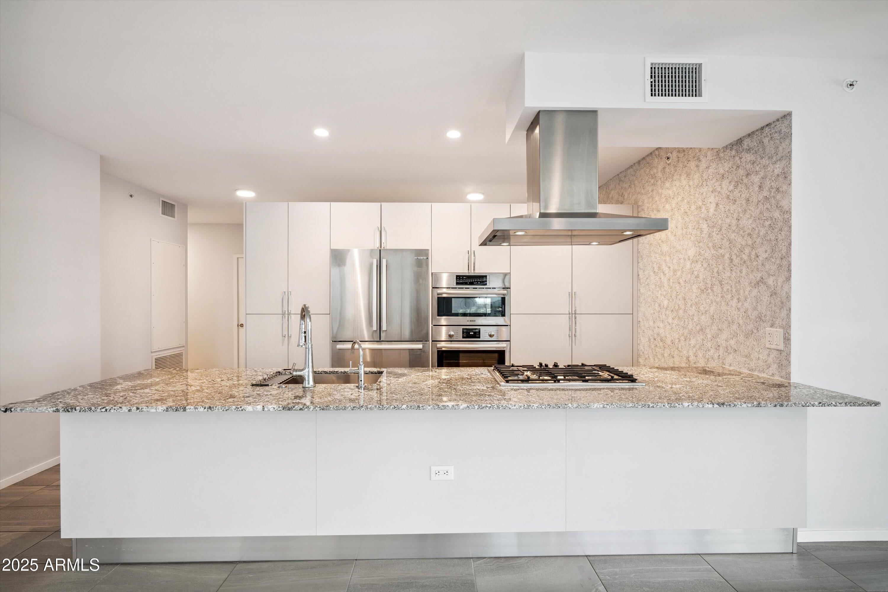 7180 E KIERLAND Boulevard 507