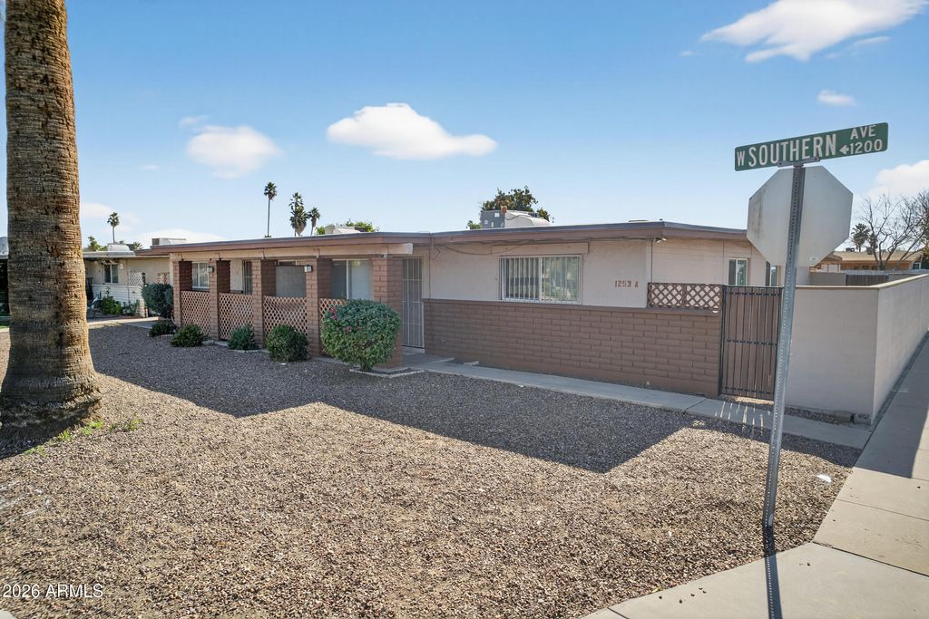 Photo of 1253 W Southern Avenue, Tempe, AZ 85282 (MLS # 6973787)