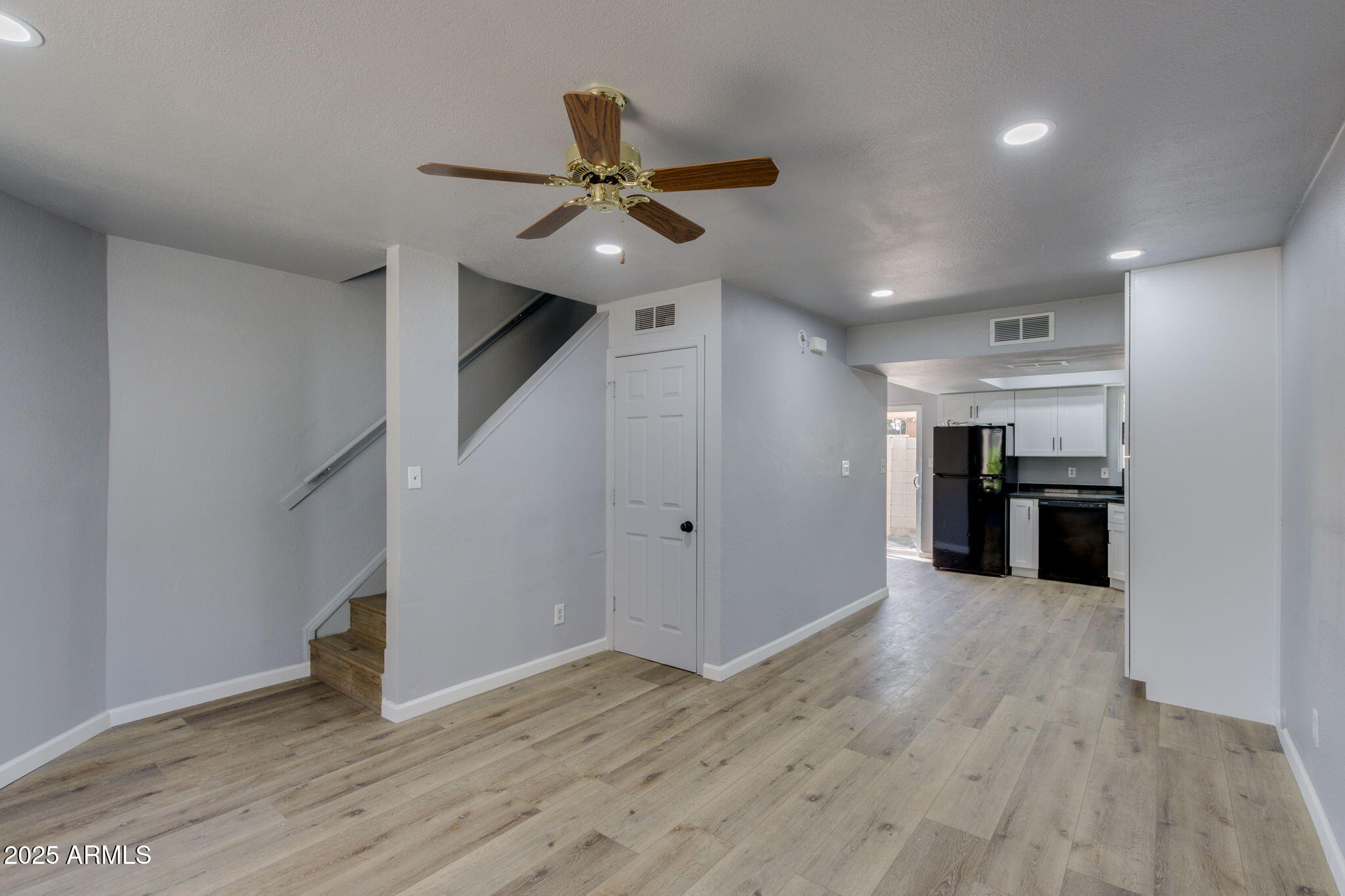 PARADISE PARK ESTATES LOTS 12-20 - Residential Income