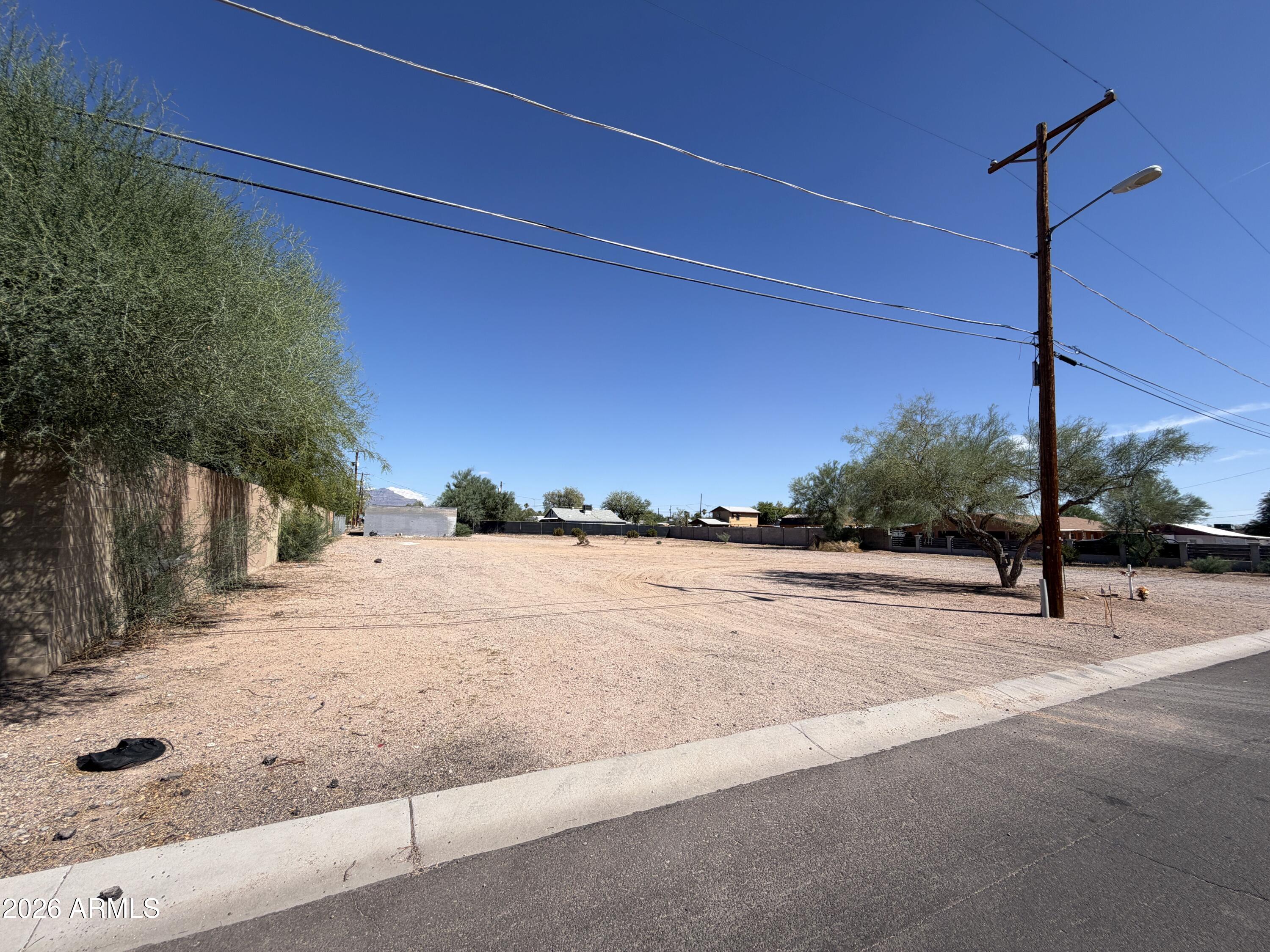 2125 W APACHE Trail 4 & 6