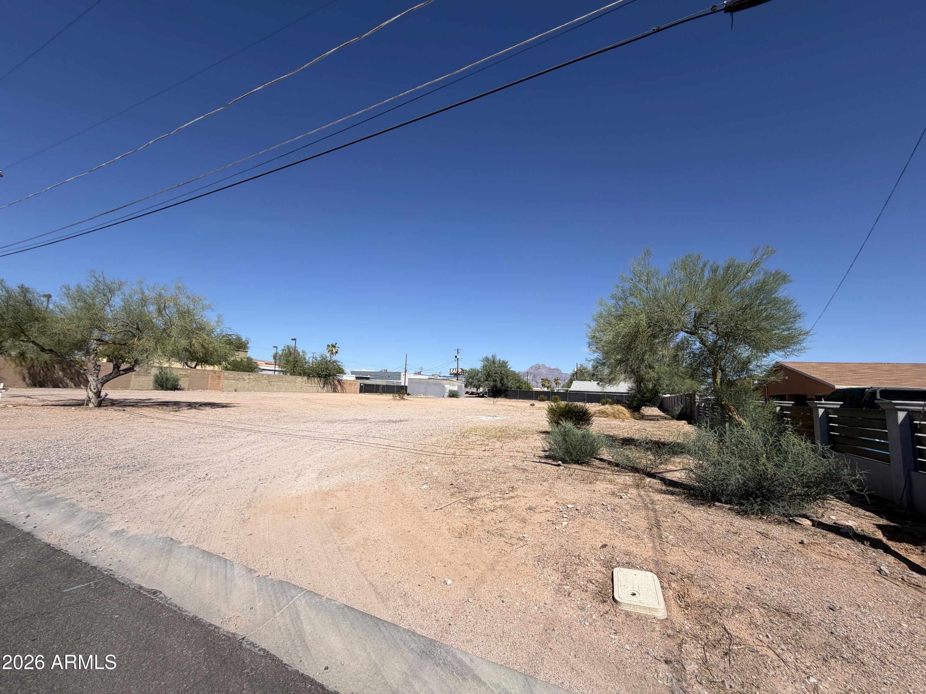 2125 W APACHE Trail 4 & 6