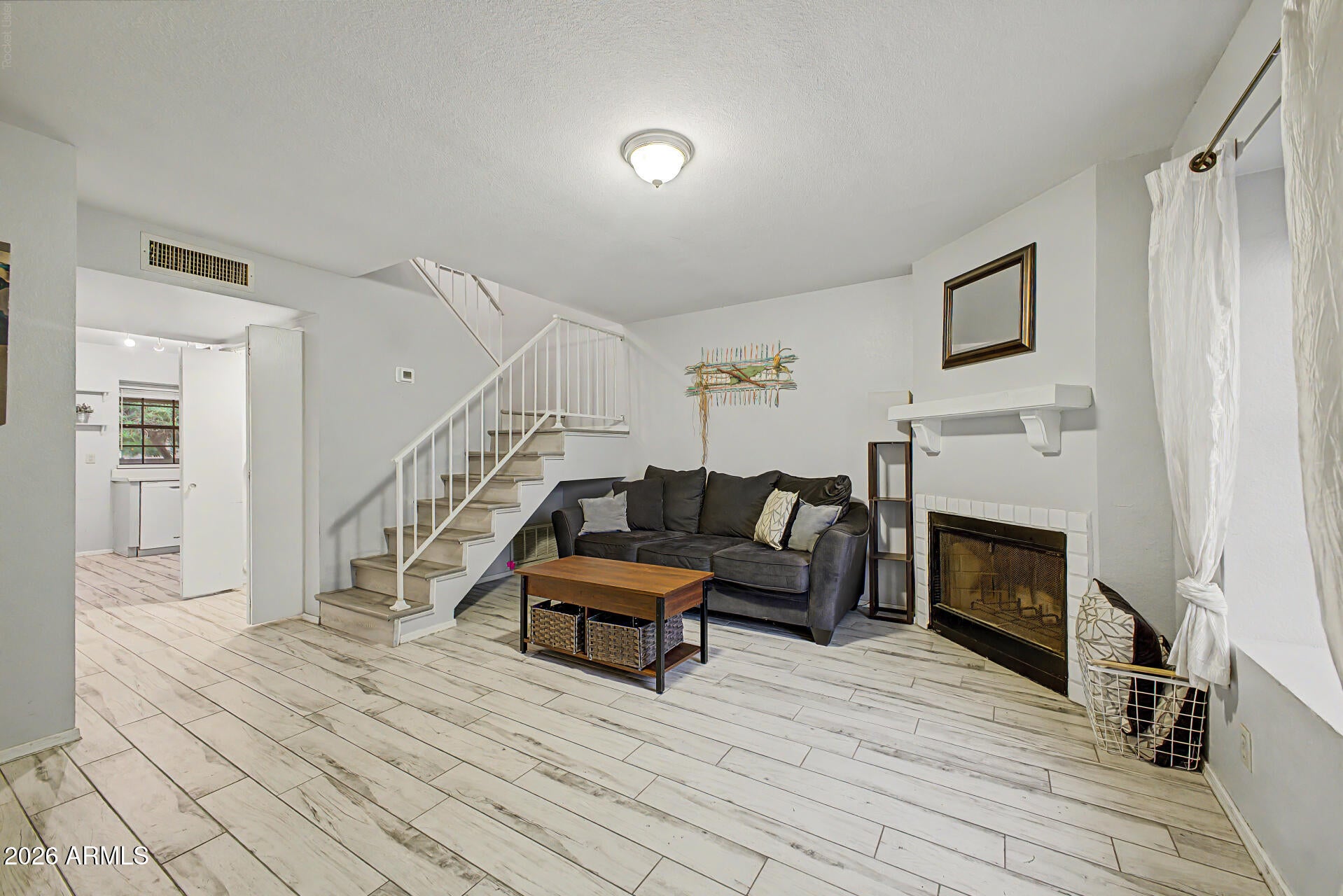 921 W UNIVERSITY Drive 1085