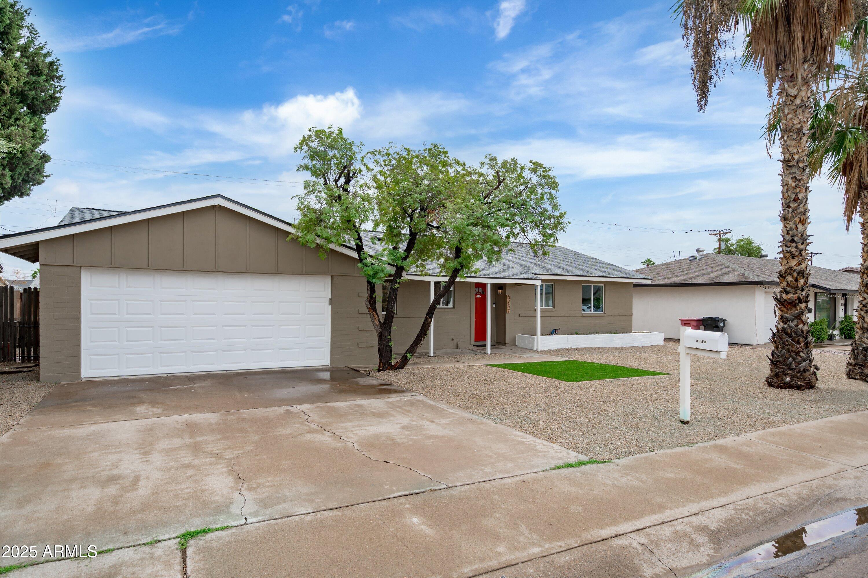 8257 E CYPRESS Street